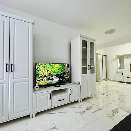 Altheda Living White House 29F-2 Apartment Suceava Ngoại thất bức ảnh