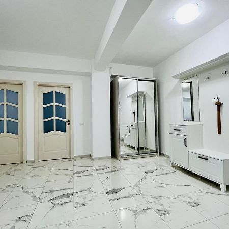 Altheda Living White House 29F-2 Apartment Suceava Ngoại thất bức ảnh