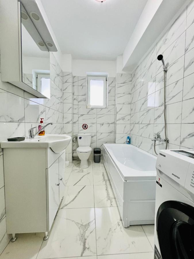 Altheda Living White House 29F-2 Apartment Suceava Ngoại thất bức ảnh